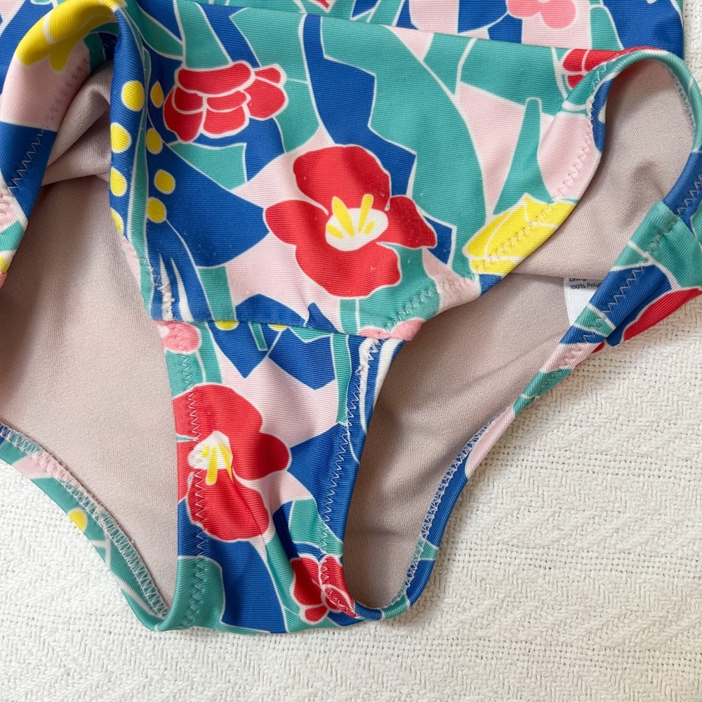 TEA Collection ruffle one-piece swim suit, criss cross back, window floral sz 6 - Picture 9 of 9